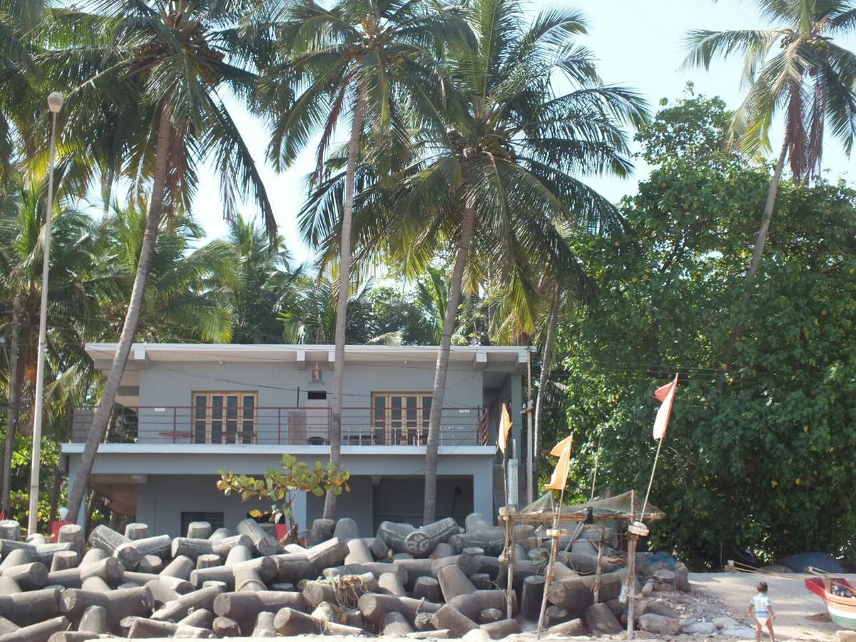 Sea View Holiday Home Mālvan 外观 照片