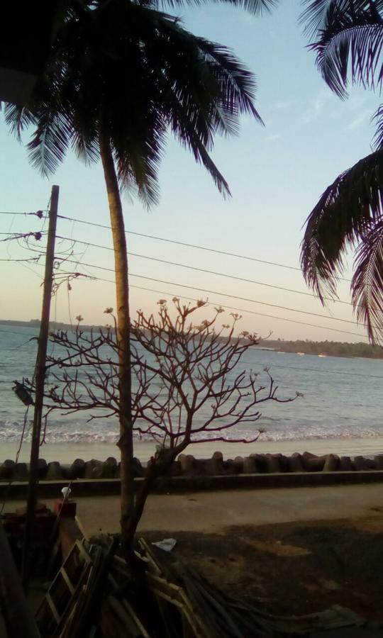 Sea View Holiday Home Mālvan 外观 照片