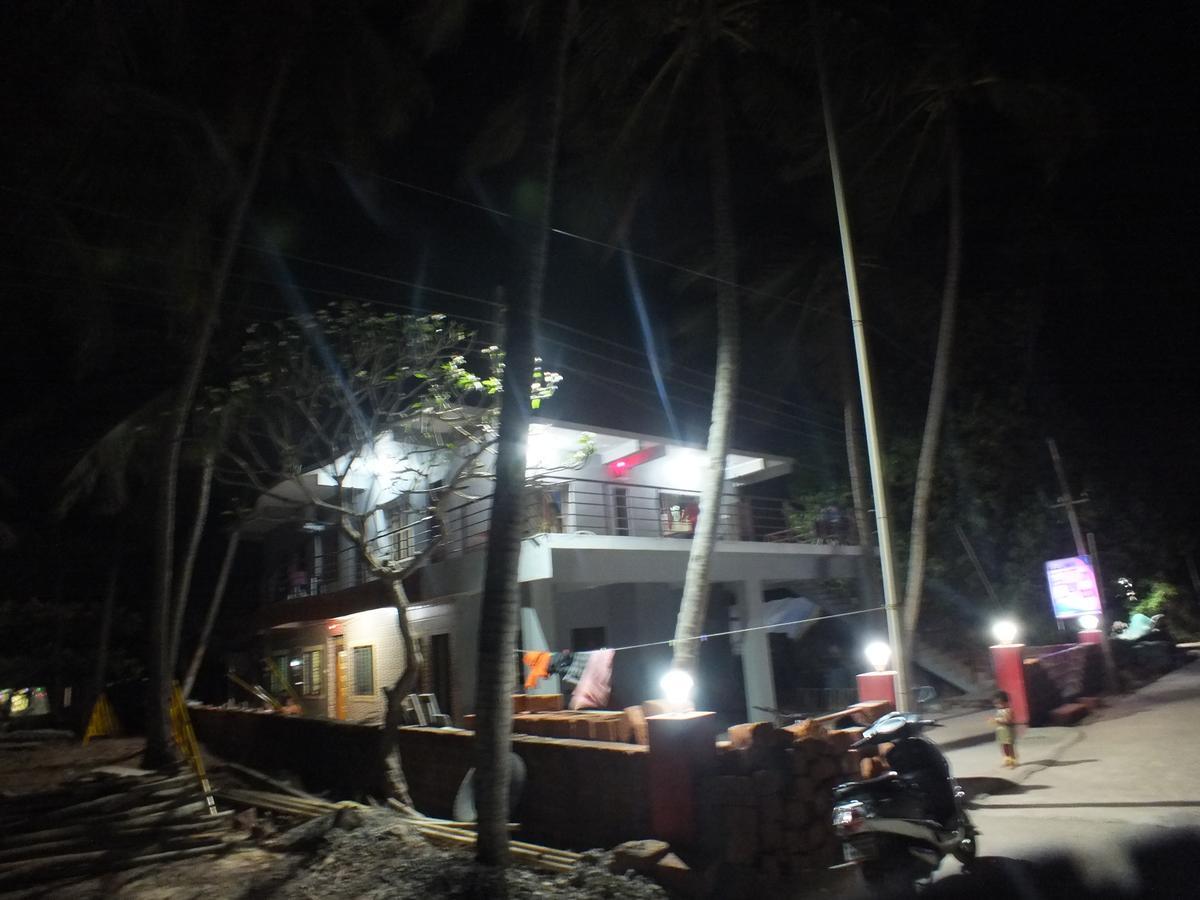 Sea View Holiday Home Mālvan 外观 照片